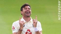 உலகின் நம்பர்.1 பேட்ஸ்மேன் காலி.. 17 வருஷமாச்சு.. இன்னமும் ஆண்டர்சன் மாஸ் குறையல