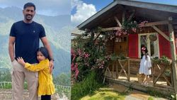 சிம்லாவில் ஜாலி டூர் அடிக்கும் தோனி.. சூப்பர் போஸ் கொடுத்த மனைவி மற்றும் மகள் வைரலாகும் புகைப்படம்!