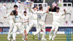 ஒரே பவுலர்.. 7 முறை அதே 