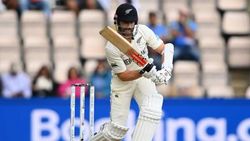 மிரள வைத்த இந்திய பவுலர்கள்.. 