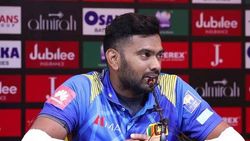 IND vs SL 1st ODI: இலங்கை அணியில் ராஜபக்ஷேவின் உறவினர் மகன்.. தூக்கி அடிக்க ஆசைப்பட்டு காலி