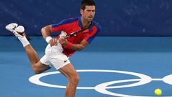 விடாது துரத்தும் விதி.. பறிபோன 'கோல்டன் ஸ்லாம்' பெருமை.. ஏமாற்றத்துடன் வெளியேறிய ஜோகோவிச்