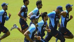 தாறுமாறு பிளேயிங் XI.. சொந்த மண்ணில் இலங்கைக்கு சோதனை - ஈவு இரக்கமே காட்டாத டிராவிட்