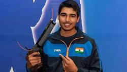 அப்படிப்போடு.. ஒரு மெடல் பார்சல்..? 10m Air Pistol இறுதிப் போட்டியில் நுழைந்த இந்தியா