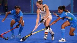 மகளிர் ஹாக்கி : 2வது வாய்ப்பிலும் சொதப்பிய இந்தியா.. இறுதி வரை எதிர்பார்ப்பு.. தோற்றது எப்படி?