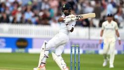 3 ஆண்டுகளில் முதல் சதம்.. ஆசியாவுக்கு வெளியே ஆதிக்கம்.. எழுந்து நின்று கைத்தட்டிய 