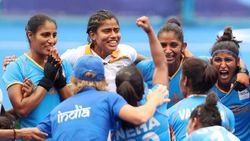 பல வருட காத்திருப்பு..பெரும் எதிர்பார்ப்பில் ஹாக்கி அரையிறுதி.. சாதிப்பார்களா இந்திய பெண் சிங்கங்கள்