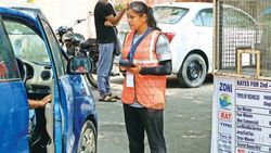 ஒரு காலத்தில் நேஷனல் சாம்பியன்.. தற்போது டோக்கன் கொடுக்கும் வேலை..  பாக்ஸிங் வீராங்கனையின் சோகக்கதை!