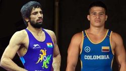 ஒலிம்பிக் 2020 மல்யுத்தம்.. தரமான ஆட்டத்தை வெளிப்படுத்திய ரவிக்குமார் தஹியா.. காலிறுதிக்கு தகுதி!