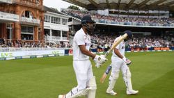 சொதப்பிய கோலியின் ப்ளான்.. திடீர் சர்ப்ரைஸ் தந்த புஜாரா - ரகானே.. விறுவிறுப்பான 4ம் நாள் ஆட்டம்!