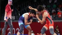 கைக்கு எட்டாத வெண்கலம்.. ரெப்சேஜ் வாய்ப்பை இழந்த மல்யுத்த வீராங்கனை சோனம் மாலிக்.. என்ன நடந்தது?