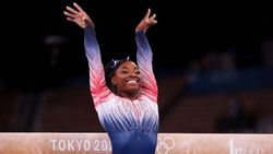 பயமின்றி.. திரும்பி வந்து.. மெடல் வென்ற சிமோன் பைல்ஸ்.. கைத்தட்டிய ஒட்டுமொத்த அமெரிக்கா