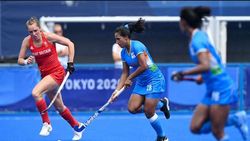 கடைசி நொடி வரை போராட்டம்.. தீரத்தோடு விளையாடிய இந்திய ஹாக்கி மகளிர் அணி.. தோல்வி அடைந்தது எப்படி?