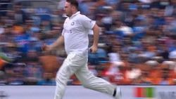 திடீர் என்ட்ரி.. ஒரு நொடி அதிர்ந்த பேர்ஸ்டோ.. மீண்டும் 