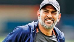 தோனி ஆலோசகராக செயல்படுவதில் சிக்கல்.. பிசிசிஐ-க்கு சென்ற பரபரப்பு புகார்.. காரணம் சிஎஸ்கே தான்!