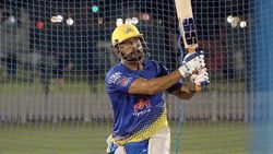 ‘சம்பவம் இருக்கு’ பயிற்சியில் காட்டுத்தனமாக சிக்ஸர் விளாசும் தோனி.. புதிய வீடியோவால் ரசிகர்கள் குஷி