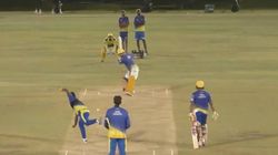 கிரவுண்டின் நாலா பக்கமும் விளாசிய தல.. அந்த கடைசி சிக்ஸில் பழைய பன்னீர்செல்வமாய் தோனி (வீடியோ)