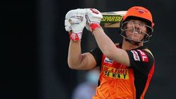 ஆர்சிபியில் இணையும் டேவிட் வார்னர்?..“ஒரே கல்லில் 3 பிரச்சினைக்கு தீர்வு” மெகா ஏலத்தில் பலே ப்ளான்