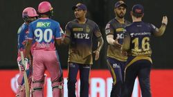 தலையில் துண்டு போட்ட மும்பை ஃபேன்ஸ்.. கடைசி ஆயுதத்தை பிடுங்கி எறிந்த KKR - மெர்சல் வெற்றி!