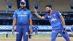 நன்றாக விளையாடிய வீரரை திடீரென நீக்கிய மும்பை.. டெல்லி அணிக்கு எதிராக முக்கிய மாற்றம்.. திட்டம் என்ன