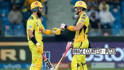 துபாயில் அசாதிய ஸ்கோர்.. கொல்கத்தாவை மிரட்டிய சிஎஸ்கே.. 4வது முறையாக கோப்பை உறுதியா?