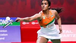 “இவ்ளோ சீக்கிரமா!!” படு உத்வேகத்துடன் மிரட்டும் பி.வி.சிந்து.. பிரெஞ்ச் ஓபனில் அரையிறுதிக்கு தகுதி!