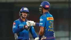 மும்பை ரசிகர்களின் ஓவர் வாய்க்கு.. டெல்லி வைத்த 