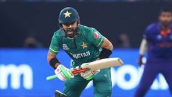 இந்திய வீரர்களின் விநோத செயல்.. பாக். போட்டியில் ரசிகர்களுக்கு ஆச்சரியம்.. காரணம் கேட்டு பூரிப்பு!