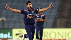 இந்திய அணியில் தமிழக வீரர்.. ஷர்துலை அடுத்து மேலும் 2 பேர் சேர்ப்பு?.. ரசிகர்கள் உற்சாகம்!