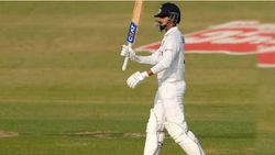 சர்வதேச டெஸ்ட் கிரிக்கெட்- இந்தியர்கள் யாரும் செய்யாத சாதனையை படைத்த ஸ்ரேயாஸ்..!!