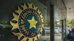 ஓய்வா ?? பி.சி.சி.ஐ. அகராதியில் இல்லாத வார்த்தை குமுறும் சீனியர்கள்..