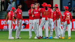 அணி தாவிய முக்கிய வீரர்? பரிதாப நிலையில் பஞ்சாப் எடுத்த துணிச்சல் முடிவு.. தக்கவைக்கப்பட்ட வீரர்கள்?