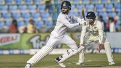 ‘முதல் போட்டியிலேயே சதம்’ ஜாம்பவான்களின் வரிசையில் இணைந்த ஸ்ரேயாஸ்.. இதற்கு முன் யார் செய்துள்ளனர்?