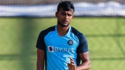 “ஃபார்முக்கு வந்தும் வாய்ப்பில்லை”.. நியூஸி, தொடரில் நடராஜன் புறக்கணிப்பு.. காரணம் என்ன?