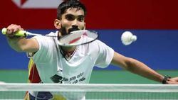 உலகம் பேட்மிண்டன் சாம்பியன்ஷிப்..!! வரலாற்றில் இடம் பிடித்த இந்திய வீரர் ஸ்ரீகாந்து.. 