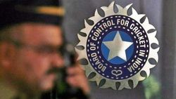 “துரோகம் பண்ணிட்டாங்களே”.. தென்னாப்பிரிக்க அணி வீரருக்கு கொரோனா உறுதி.. மறைத்து நாடகமாடியது அம்பலம்