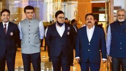 ஐபிஎல்: “ப்ளான் பி ரெடி” ஒமிக்ரான் தாக்கத்தால் பிசிசிஐ எடுத்த புதிய முடிவு.. அமீரகத்திற்கு மாற்றமா?