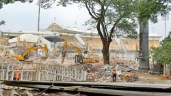 பல வரலாறுகளை கண்ட சென்னை சேப்பாக்கம் மைதானம் இடிக்கப்பட்டது..!!