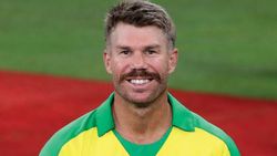 “சிரிப்புக்கு பின்னால் ஒளிந்த சோகங்கள்” டிக்டாக் நாயகன் ”வார்னரை” பதம் பார்த்த 2021ம் ஆண்டு - அலசல்