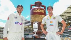 ஆஷஸ் முதல் டெஸ்ட் - இங்கிலாந்தை புரட்டி எடுக்கும் ஆஸி. அணி..!!