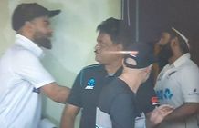 என்ன மனுசன்யா விராட் கோலி..!! மும்பை டெஸ்டில் ஆச்சரியம்.!!