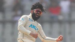 ஒரே இன்னிங்ஸில் 10 விக்கெட்.. நியூஸி, வீரர் பிரமாண்ட சாதனை.. இதற்கு முன்னர் எப்போது நடந்துள்ளது?