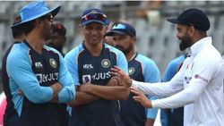 பிளேயிங் லெவனில் குளறுபடி..!! டிராவிட் Vs கோலிக்கு இடையே ஈகோ மோதல்? சீனியர் வீரருக்கு ஏமாற்றம்..