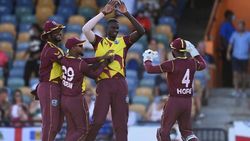 103 ரன்களில் சுருண்ட இங்கிலாந்து..!! தொடர்ந்து அடி வாங்கும் இங்கி. வீரர்கள்..மே.இ.தீவுகள் அபாரம்