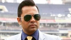 “நியாயமே இல்லாம நடந்துக்குறாங்க” இளம் வீரரை புறக்கணித்த இந்திய அணி.. விளாசிய ஆகாஷ் சோப்ரா!