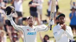 2022ஆம் ஆண்டு புத்தாண்டின் முதல் நாளிலேயே முதல் சதம் விளாசிய நியூசி. வீரர் அசத்தல்