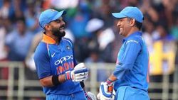 தோனிக்கு ஏன் நன்றி சொன்னார் கோலி..?? கோலி, தோனி நட்பு எதிர்ப்பில் தொடங்கிய கதை தெரியுமா??