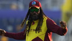 கிறிஸ் கெயிலுக்கு துரோகம் செய்த கிரிக்கெட் வாரியம்- அணியிலிருந்து ரசல் அதிரடி நீக்கம்..