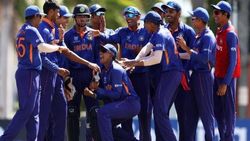 111 ரன்களில் சுருண்டது வங்கதேசம்..நடப்பு சாம்பியனை ஓட விட்ட இந்தியா..!! U-19 உலகக் கோப்பை கிரிக்கெட்