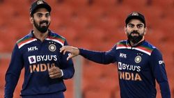 “தோனியின் குணம்.. இன்று விராட் கோலிக்கு” ஒருநாள் அணி தேர்வில் நடந்த குழப்பம்.. சுவாரஸ்ய தகவல்!